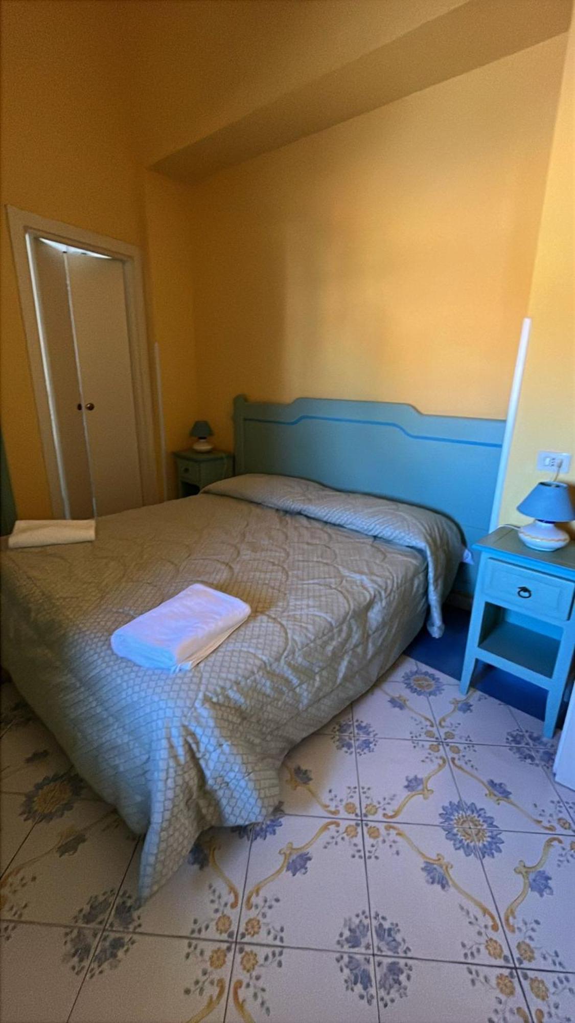 Hotel Savoia Procida Exterior foto